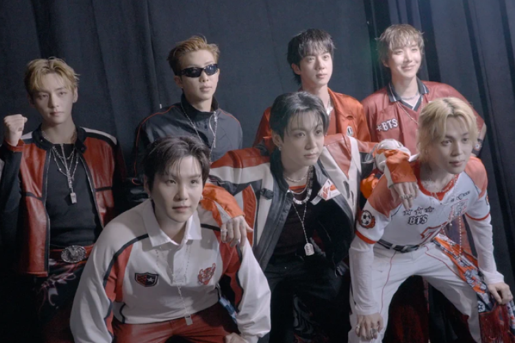 BTS หลังจากแสดงเพลง 13430 เพลงในคอนเสิร์ตที่ชิคาโกก็ถูกวิพากษ์วิจารณ์อีกครั้งว่าไร้ความรู้สึกต่อผู้หญิง