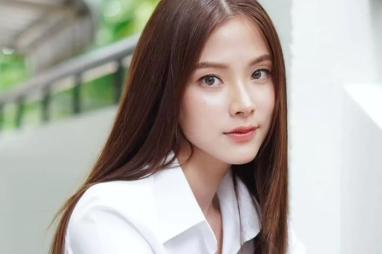 ใบเฟิร์น พิมพ์ชนก แจ้งความกับตำรวจกรณีมีคนแปลกหน้าพยายามบุกรุกบ้านของเธอ